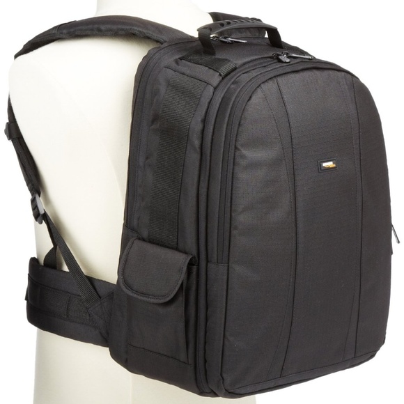 amazonbasics dslr and laptop backpack